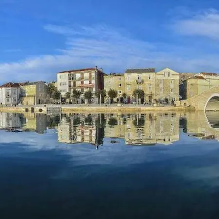 Eli Apartamento Pag Town