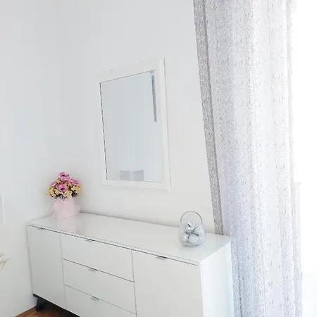 Eli Apartment *