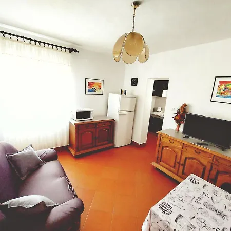 Eli Apartment